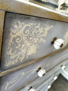 vintage_wings_shabby_chic_kommode_antik_patina_redesign_möbelkunst_ornamente_upcycling (21)
